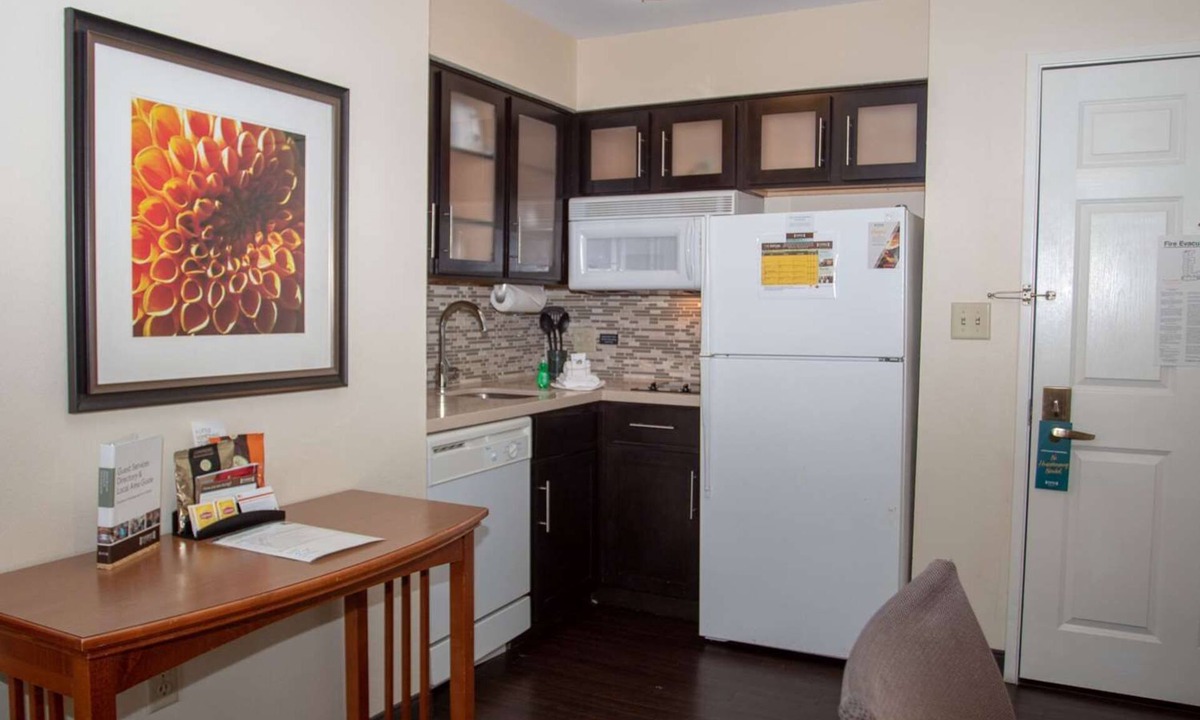 Vance Jackson Apartment | 2 Studio Suites | Free Breakfast | Near Antonio International Airport
