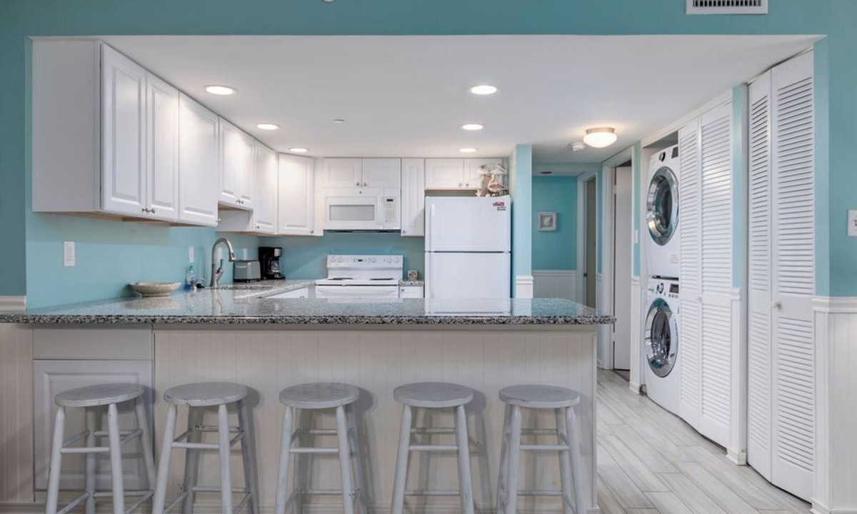 North Ocean City Condo | ⛱️2BR/2BA OCEANFRONT BUILDING. Book End of Summer/FALL Rates AS LOW AS $99/Night