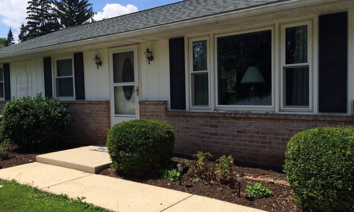 Leola House | 3 Bedroom cozy ranch home in a quiet,safe neighborhood