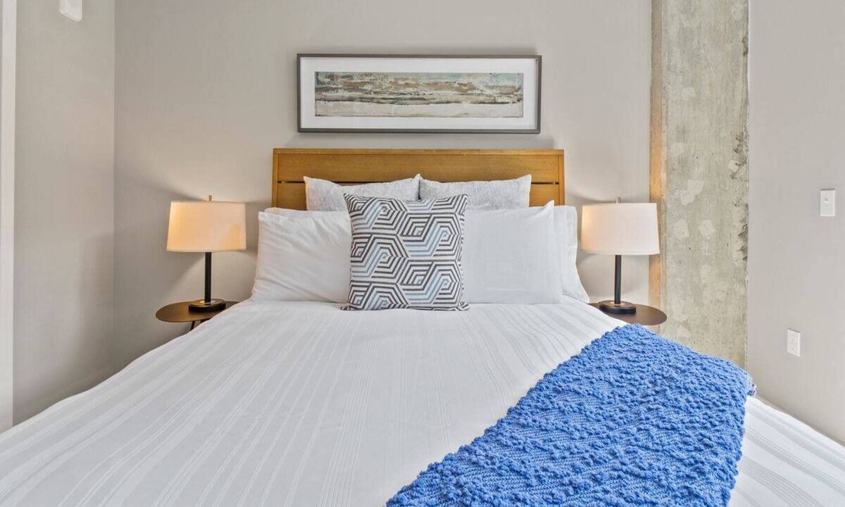 Navy Yard Apartment | 4 Unit DC Getaway | Perfect for Family | Close to Iconic Landmarks & Attractions