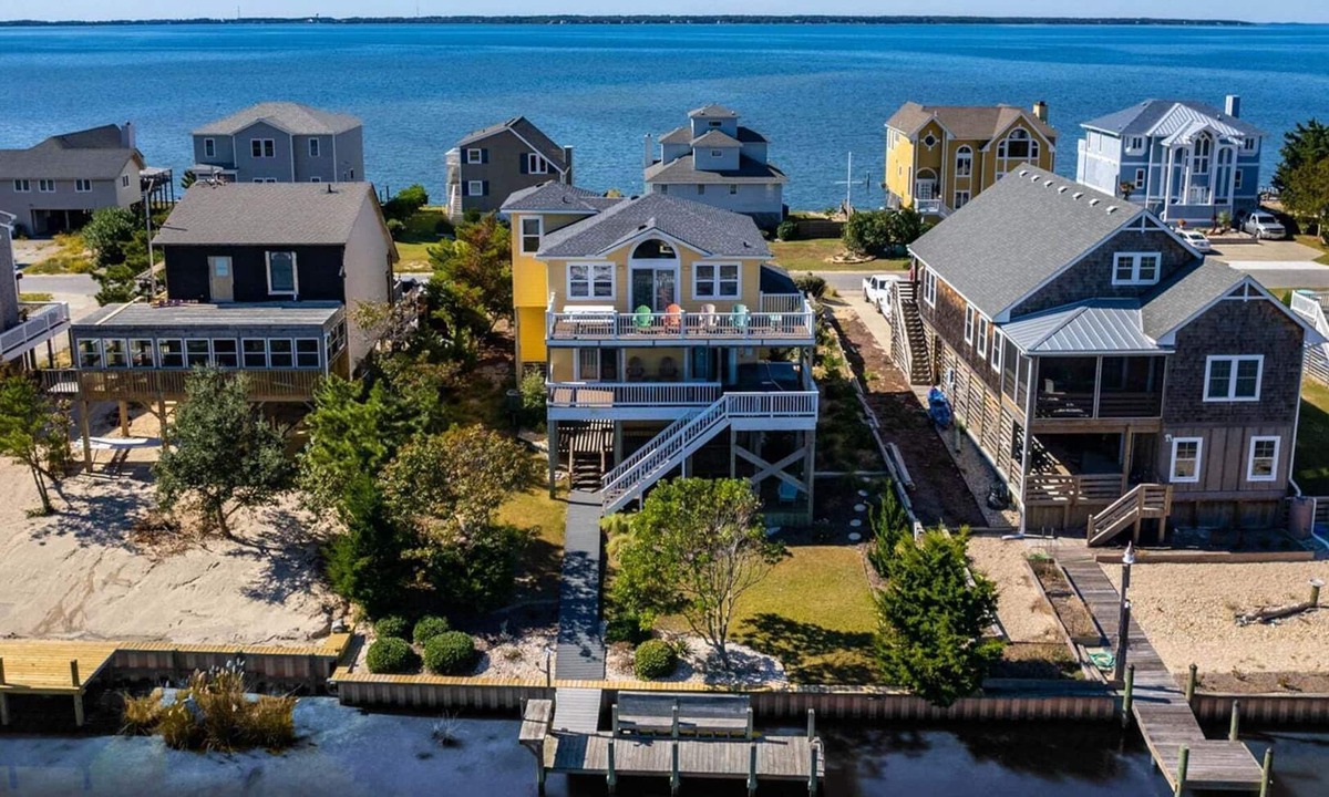 Nags Head House | 433 Water-Front w/Multi-Level Decking & Hot Tub