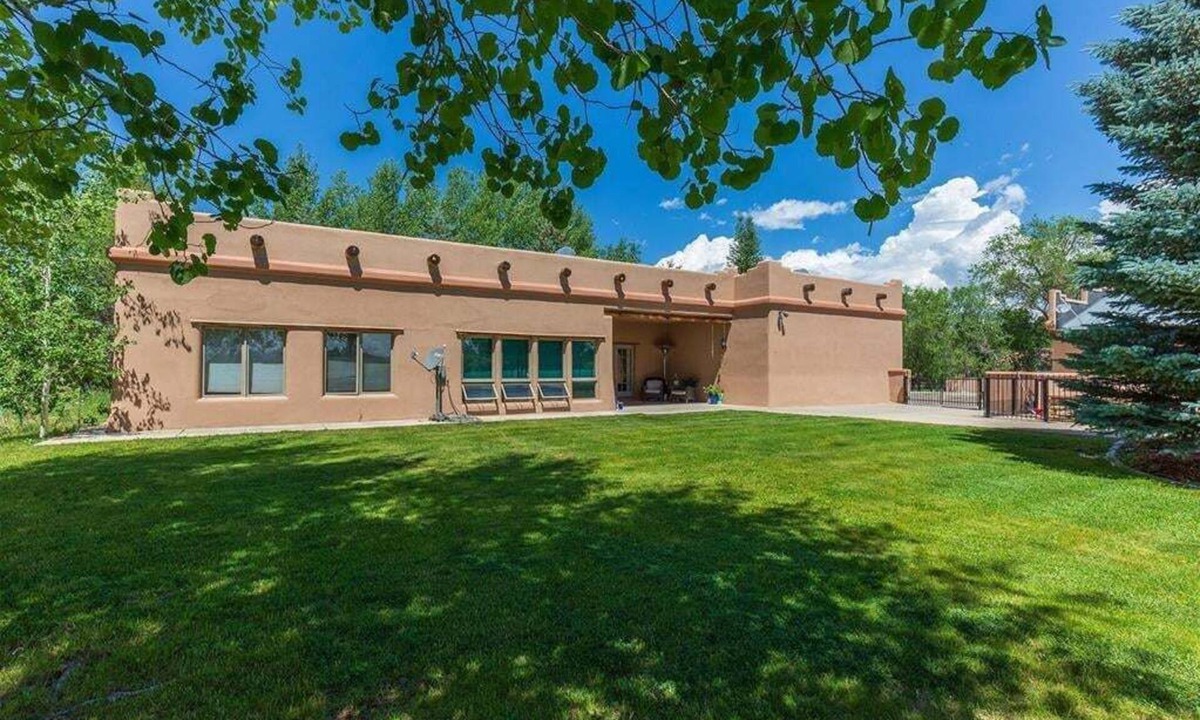 Durango House | A/C, Pet Friendly, Incredible Yard, Single Level, 10 Mins to Downtown!