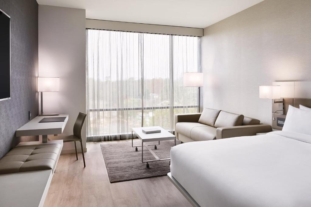 Barclay Downs Hotel | AC Hotel by Marriott Charlotte SouthPark