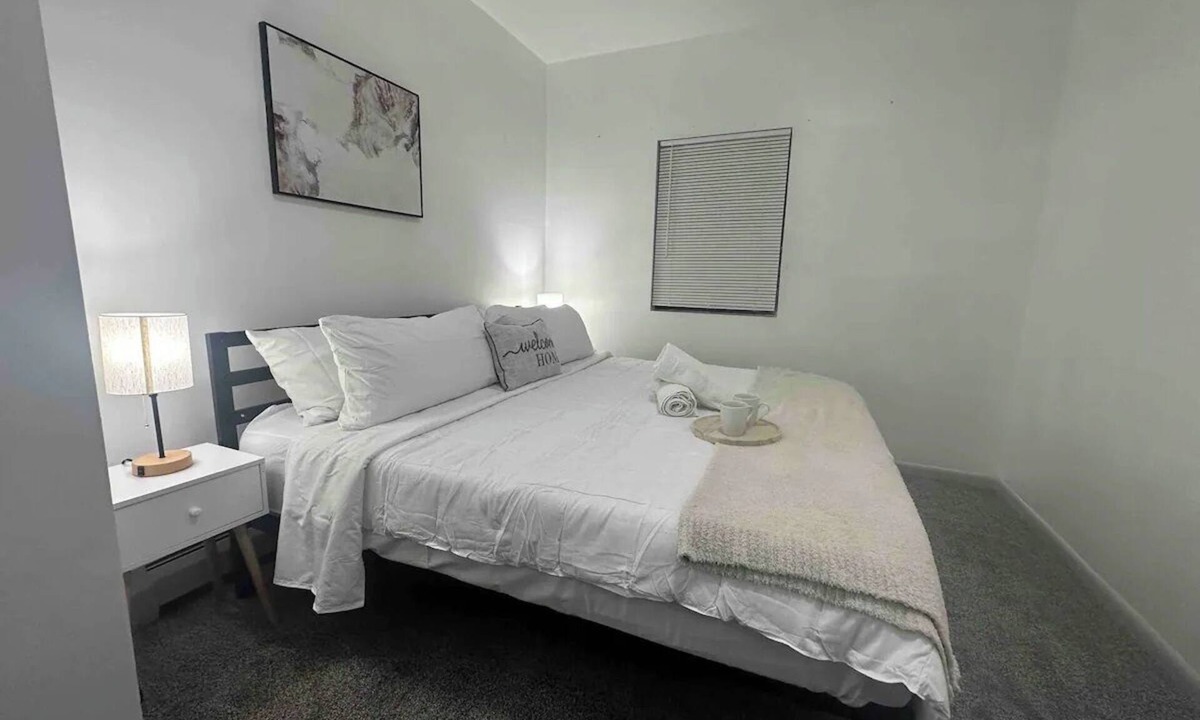 Rotterdam Apartment | Affordable Stay in Schenectady-A1