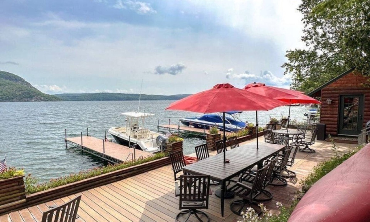 North Lake George House | Arrow Head Lodge