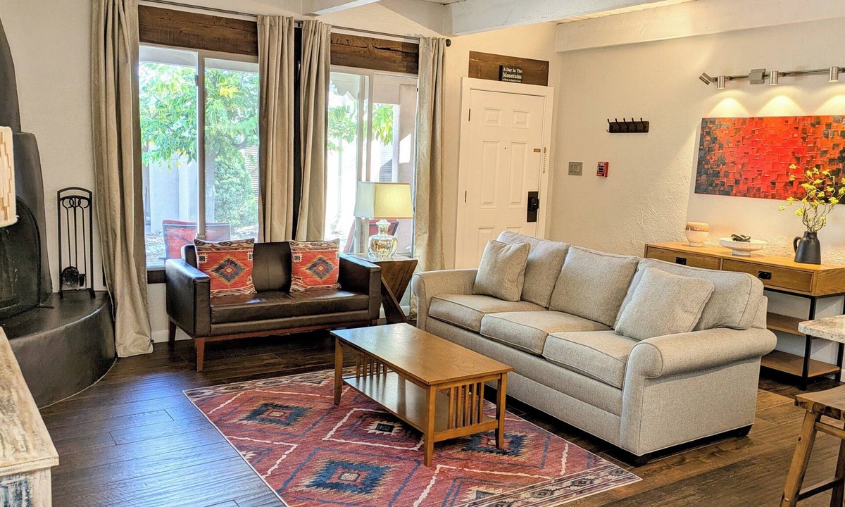 Northeast Santa Fe Condo | Artist Rd Retreat -Walking to Plaza, nestled in the Foothills of the Mountains