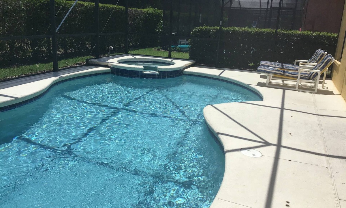 Silver Creek House | Attractive, spacious holiday villa. Heated pool/spa included and free internet.