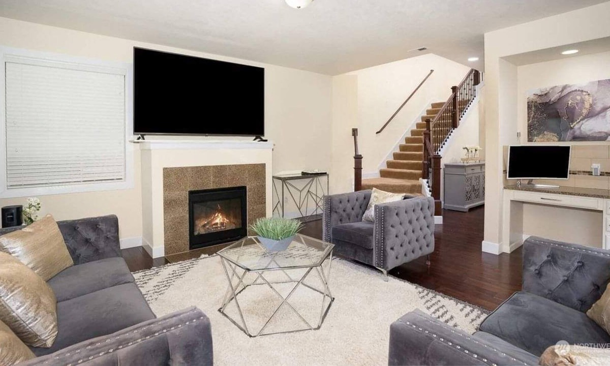 Bothell House | B10: ELEGANT VILLA