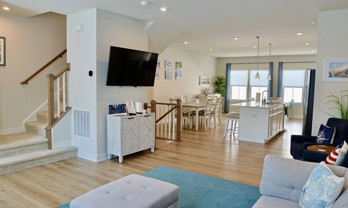 Bayside House | Bayside Break | Rooftop Deck + Resort Pools & Gym