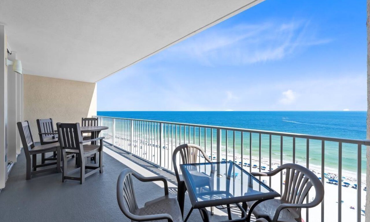 Gulf Shores Condo | Beachfront Condo w/Breath Taking Sunset Views | Pool & Sauna | Sleeps 10