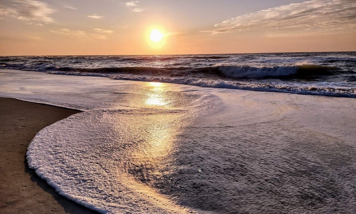 North Carolina Coast Condo | “BEACHFRONT ELM” IS CALLING ~Oceanfront~Private Beach Access~Pool~