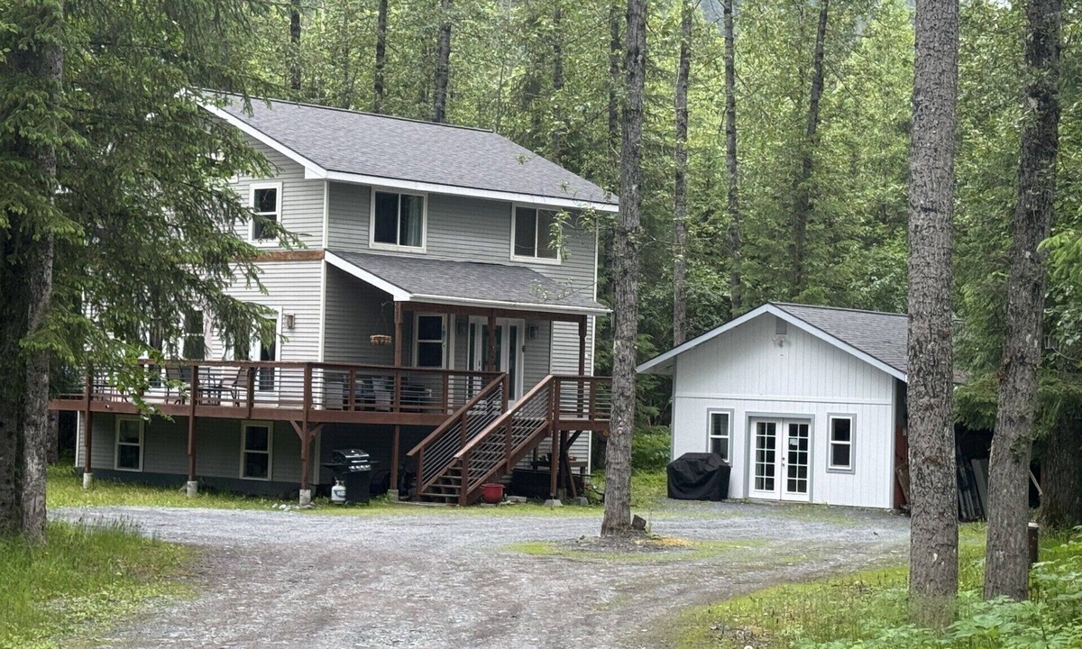 Bear Creek House | Bear Bottoms at Salmon Creek
