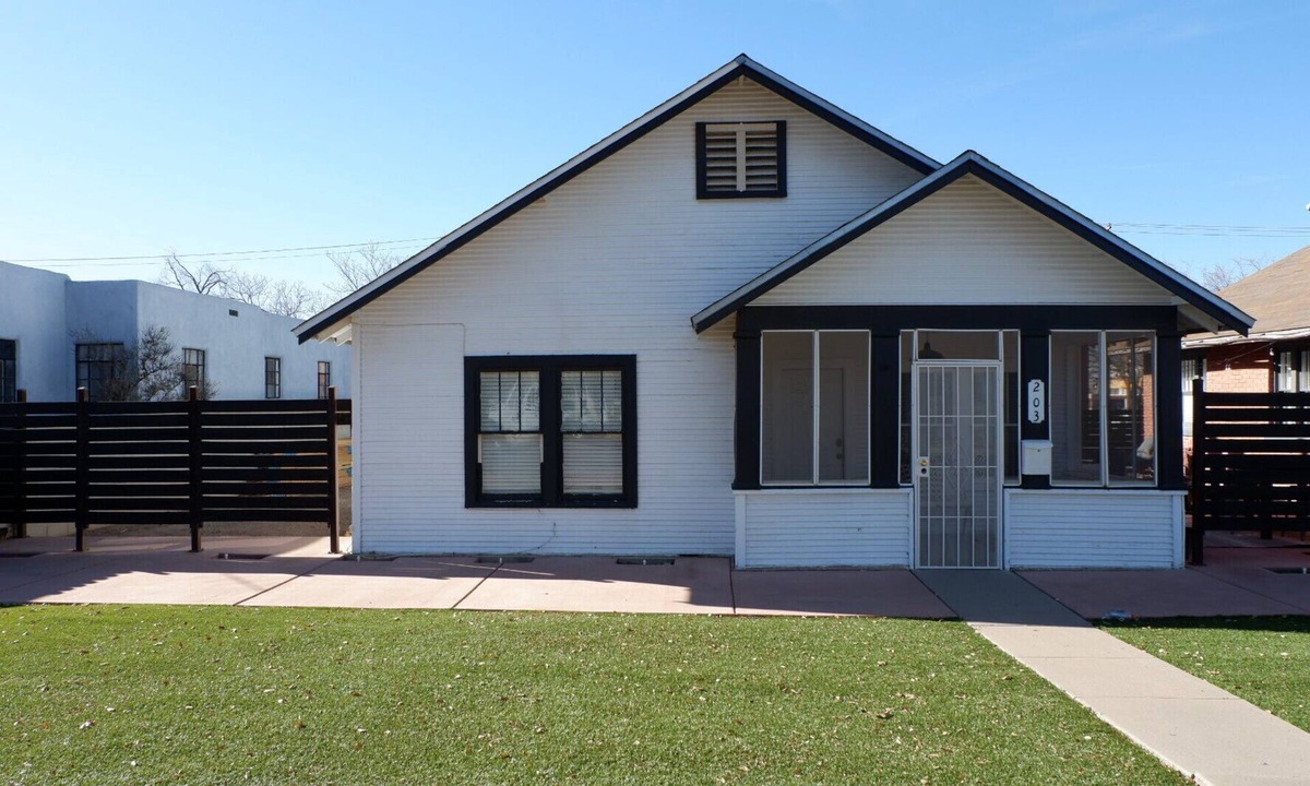University Heights Cottage | Bricklight District Modern Cottage - Walkable to UNM