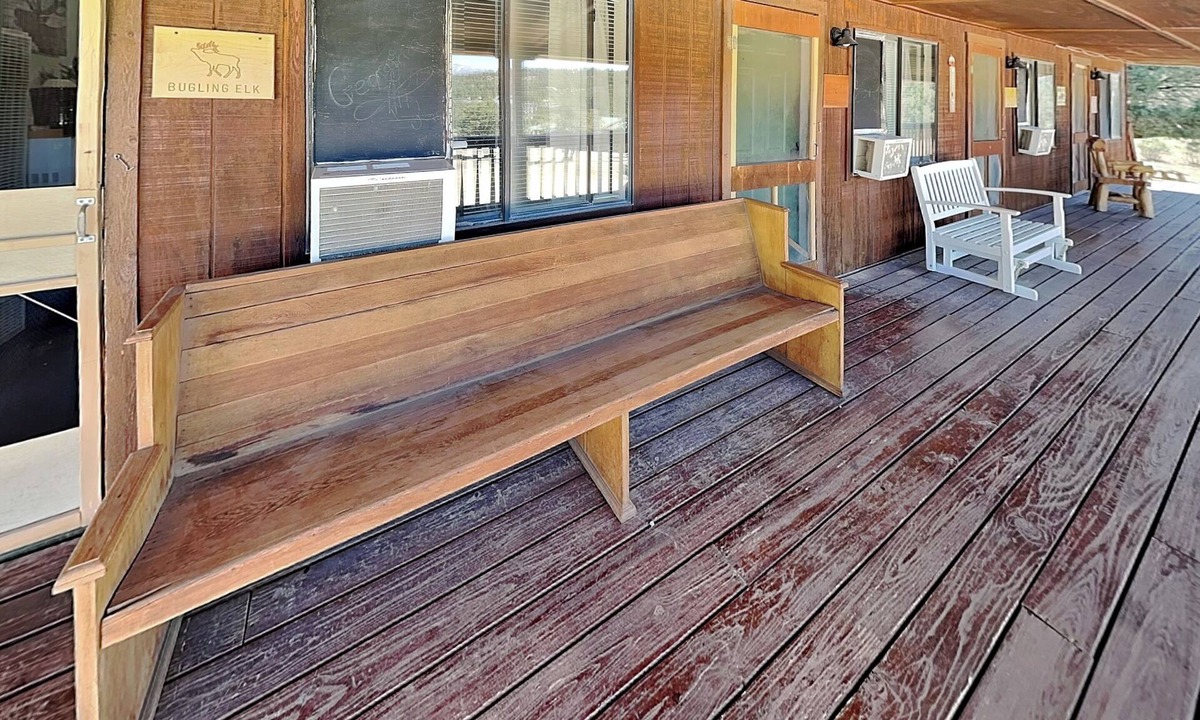 Alto Cabin | Bugling Elk Cabinette: Studio + Mountain Views