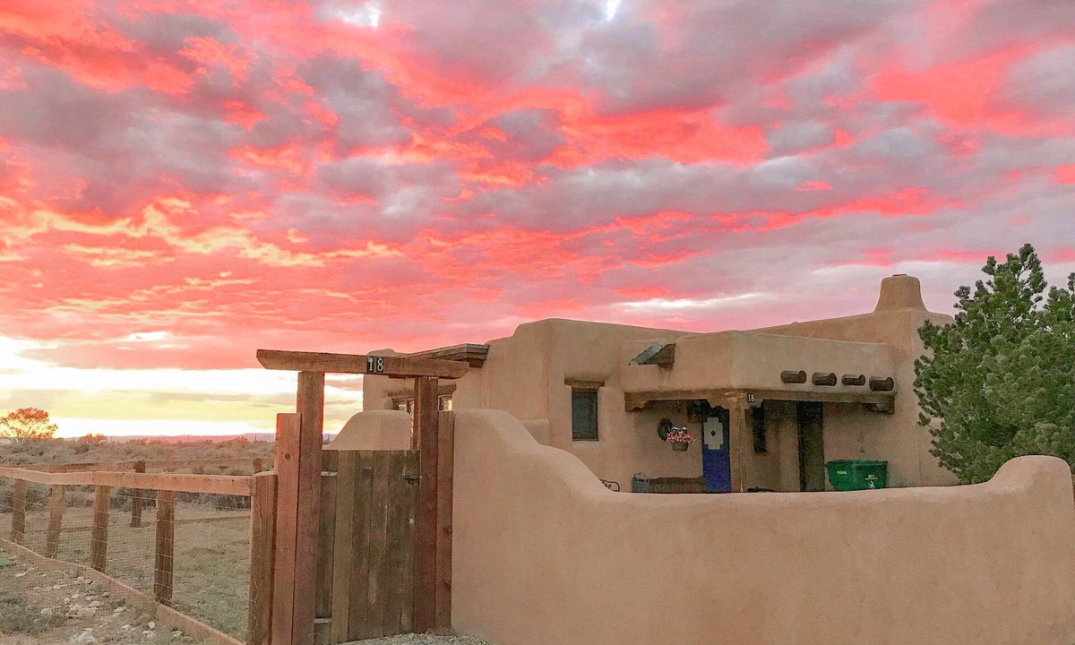 El Prado House | Casa Allis Taos - Mountain Views & Close to Plaza
