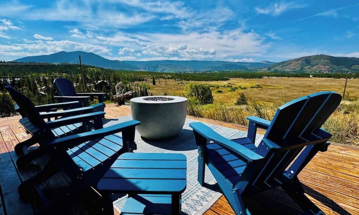 Granby Cabin | Charming Cabin : Fire Pit, Hot Tub, Views & Vibes