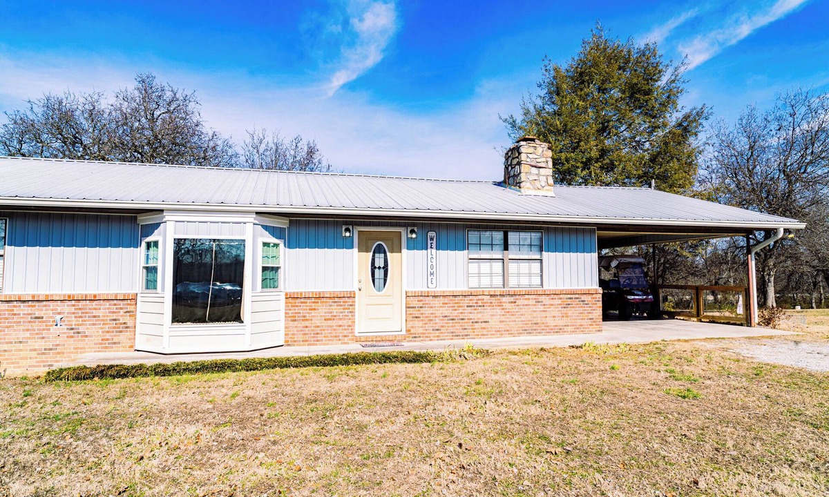 Dandridge House | Charming & Rustic 4-bedroom Home with Hot Tub, Golf Cart, and large yard!
