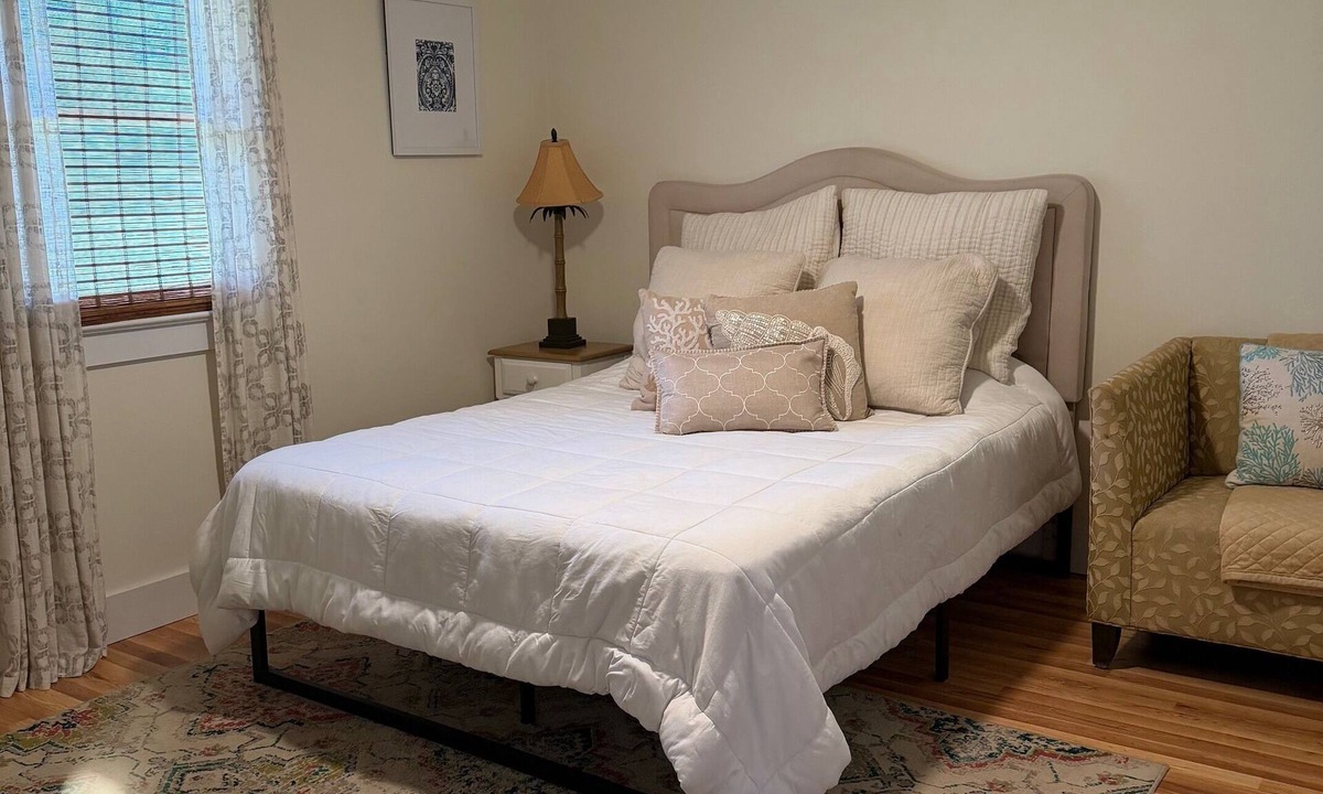 Wanchese House | Charming Wanchese Retreat-Cozy 2BR Near OBX Beaches and Fishing