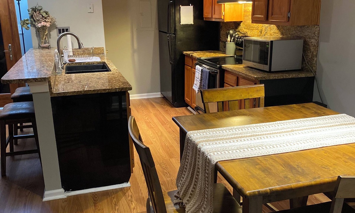 Fentress Condo | Comfy Quaint Condo