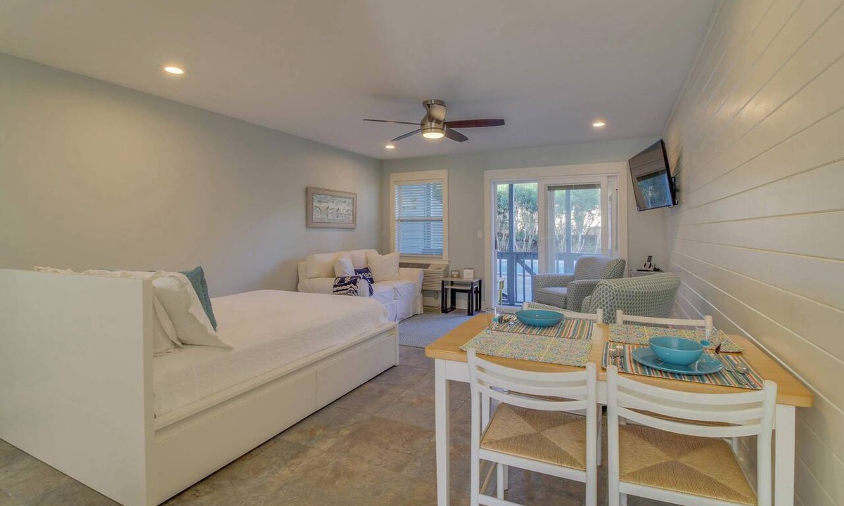Inlet Beach Apartment | Completely Remodeled Beachside Studio with Pool - Snowbirds Welcome
