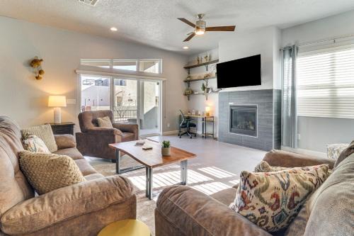 Mesa Del Sol Innovation Park House | Convenient Albuquerque Escape w/Yard: Off I-25!