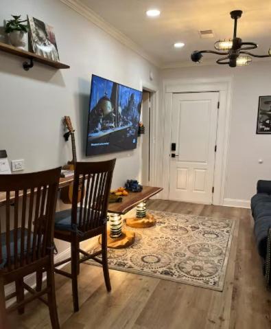 Wilmington Villa | Cozy Downtown 1BR Cottage - Pet Friendly - Free parking
