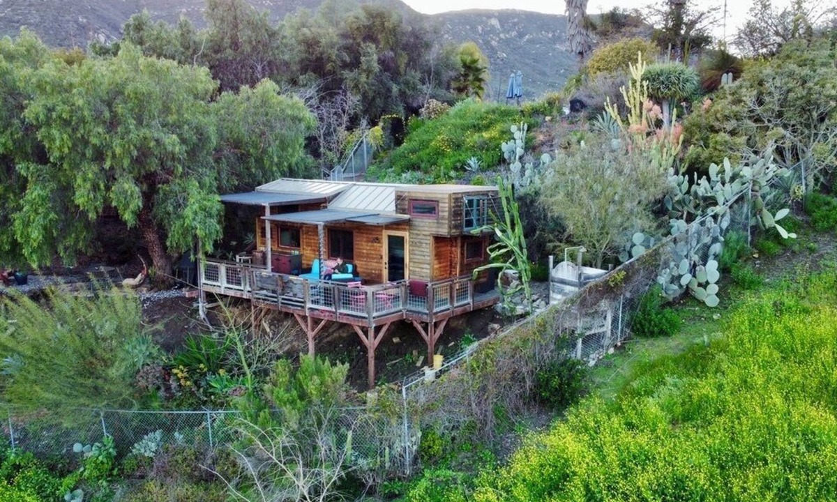 Del Dios Cottage | Cozy & romantic tiny house w/magnificent views, hillside pool, & adorable goats