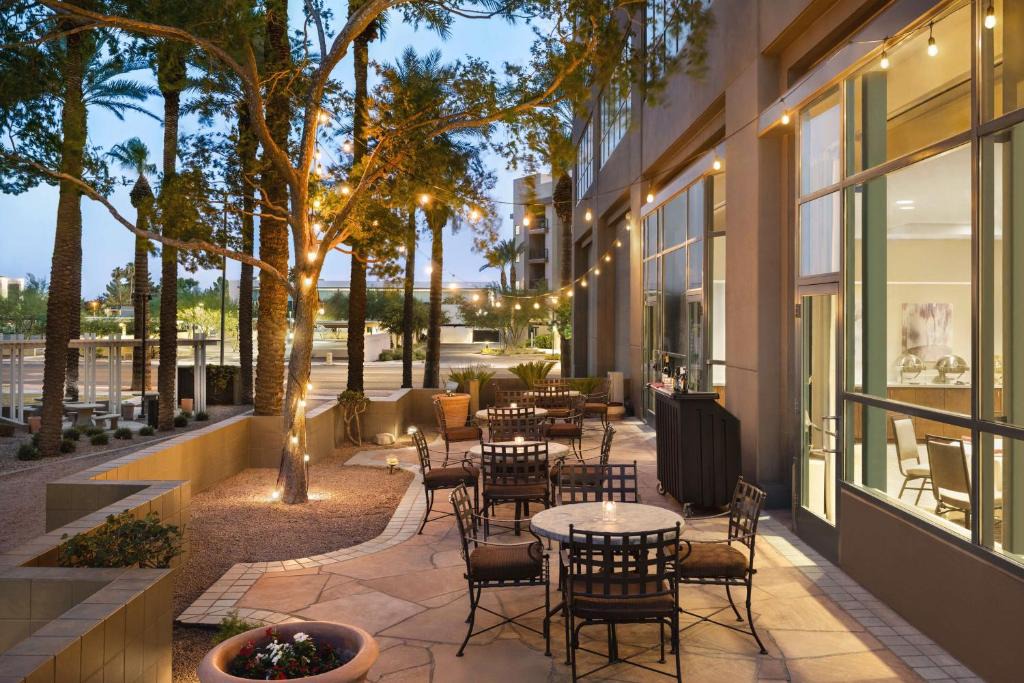 Encanto Hotel | Embassy Suites by Hilton Phoenix Downtown North