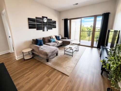 Glen Iris Apartment | Executive 3BR Downtown Birmingham with Game Table