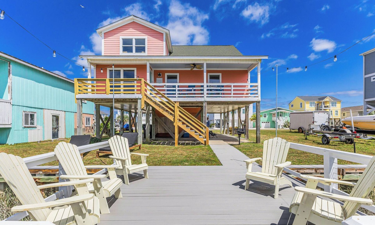 Holden Beach House | Fall Specials! Canalside Retreat, Just a 2 min walk to Beach+Beach Essentials