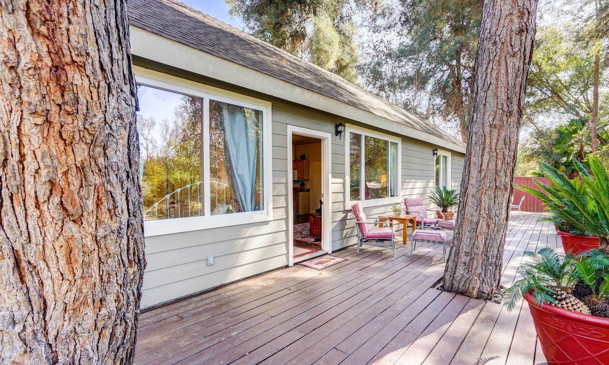 Fallbrook Cottage | Fallbrook Vacation Rental: 3 Mi to Wineries!