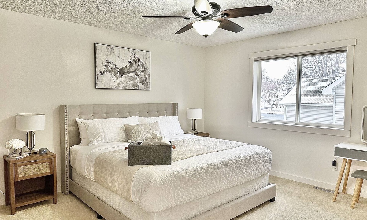 Shakopee House | Family Favorite - Parks, Shops & Dining Nearby