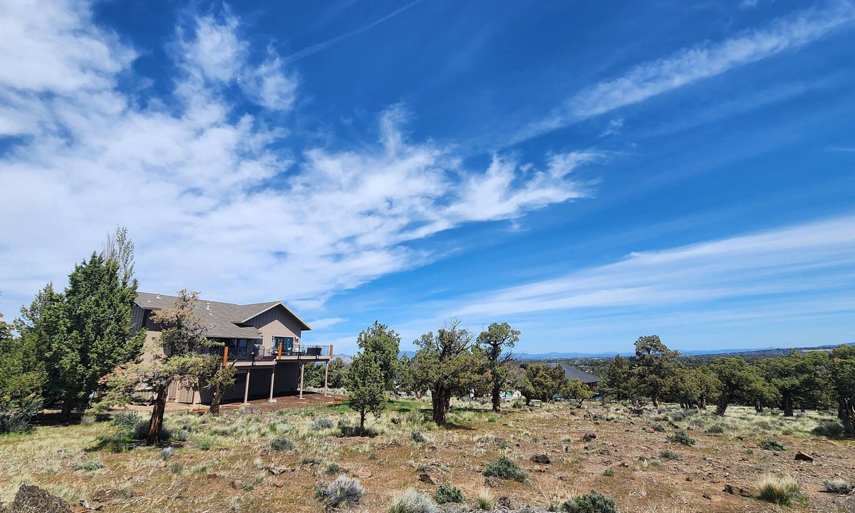 Redmond House | Family fun in Eagle Crest 6 Bedrooms, sleeps 15. Hot tub, forever views, privacy