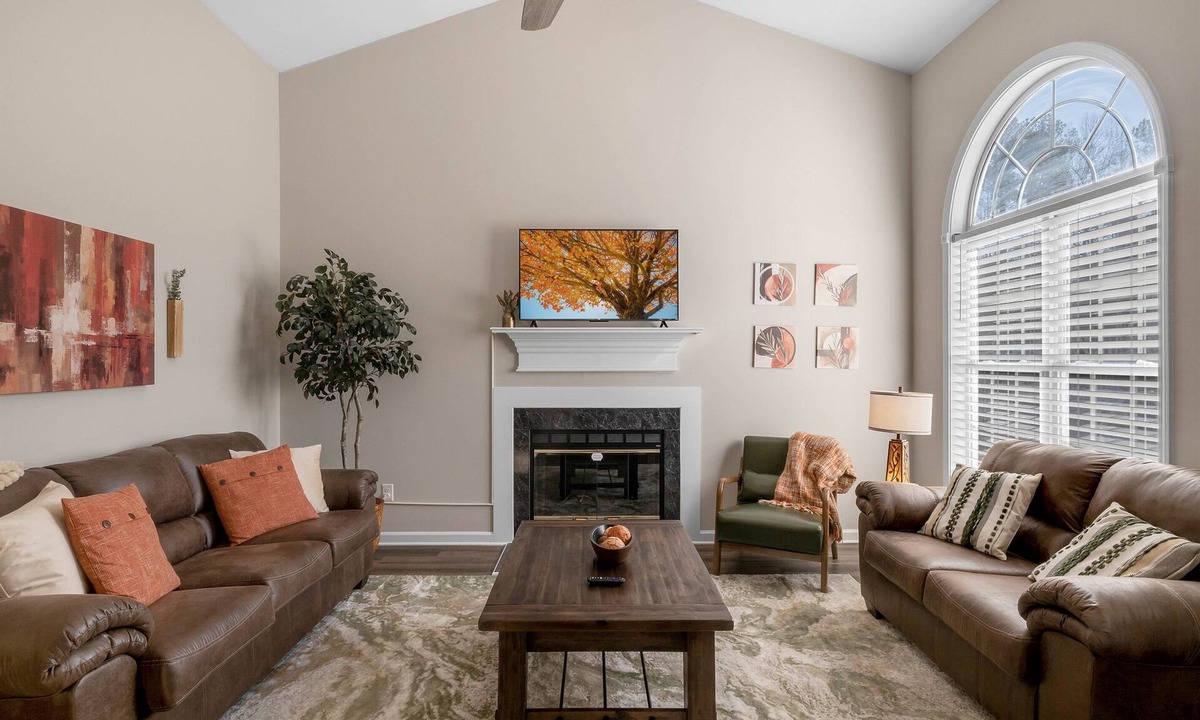Wake Forest House | Fenced Yard | Screened-In Porch | 3 King Beds | Pet Friendly