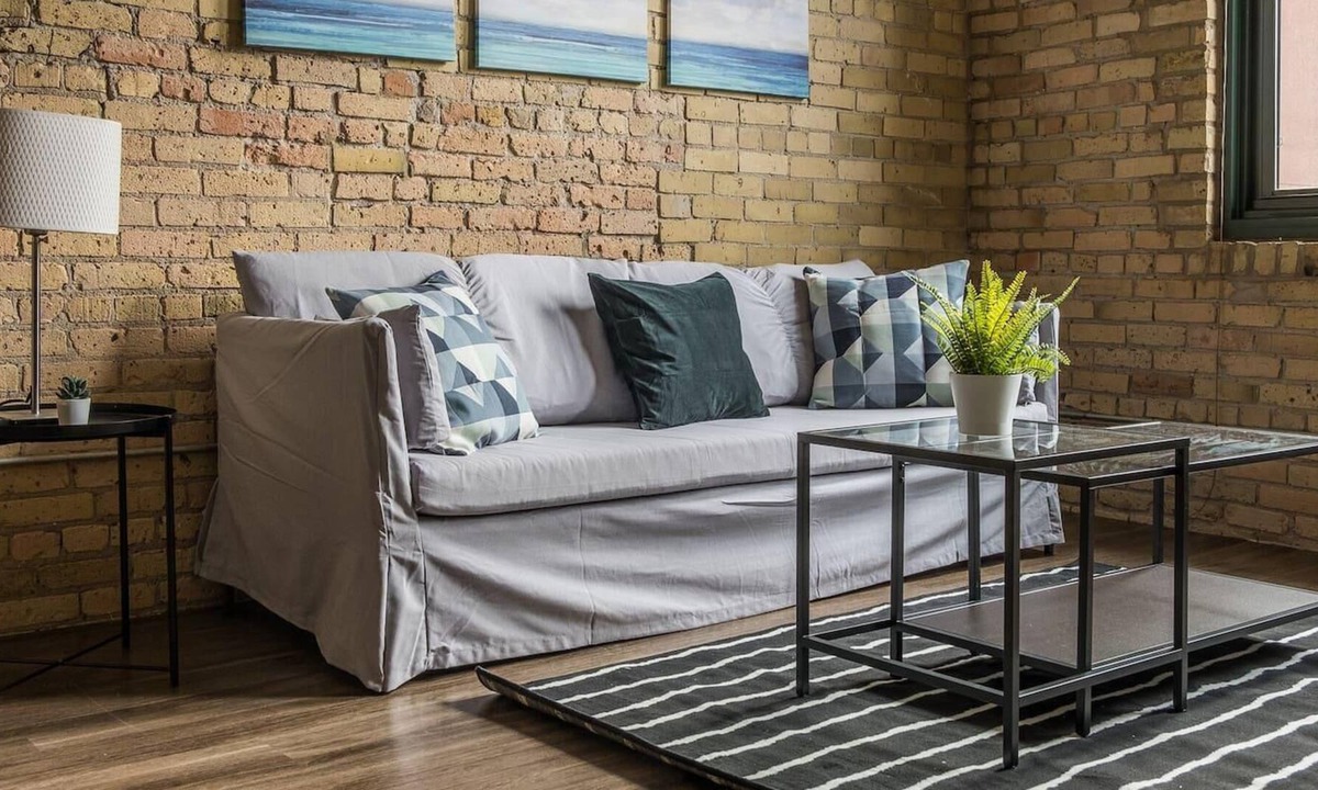 Warehouse District Apartment | Frontdesk | Desirable Warehouse District 2BR Apt