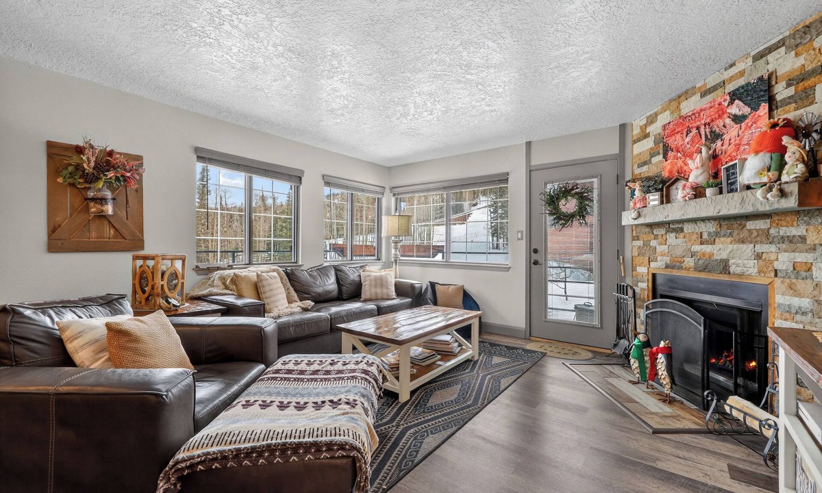 Brian Head Condo | Giant Steps 12 Rustic Retreat ski in/out 2bd/2bath