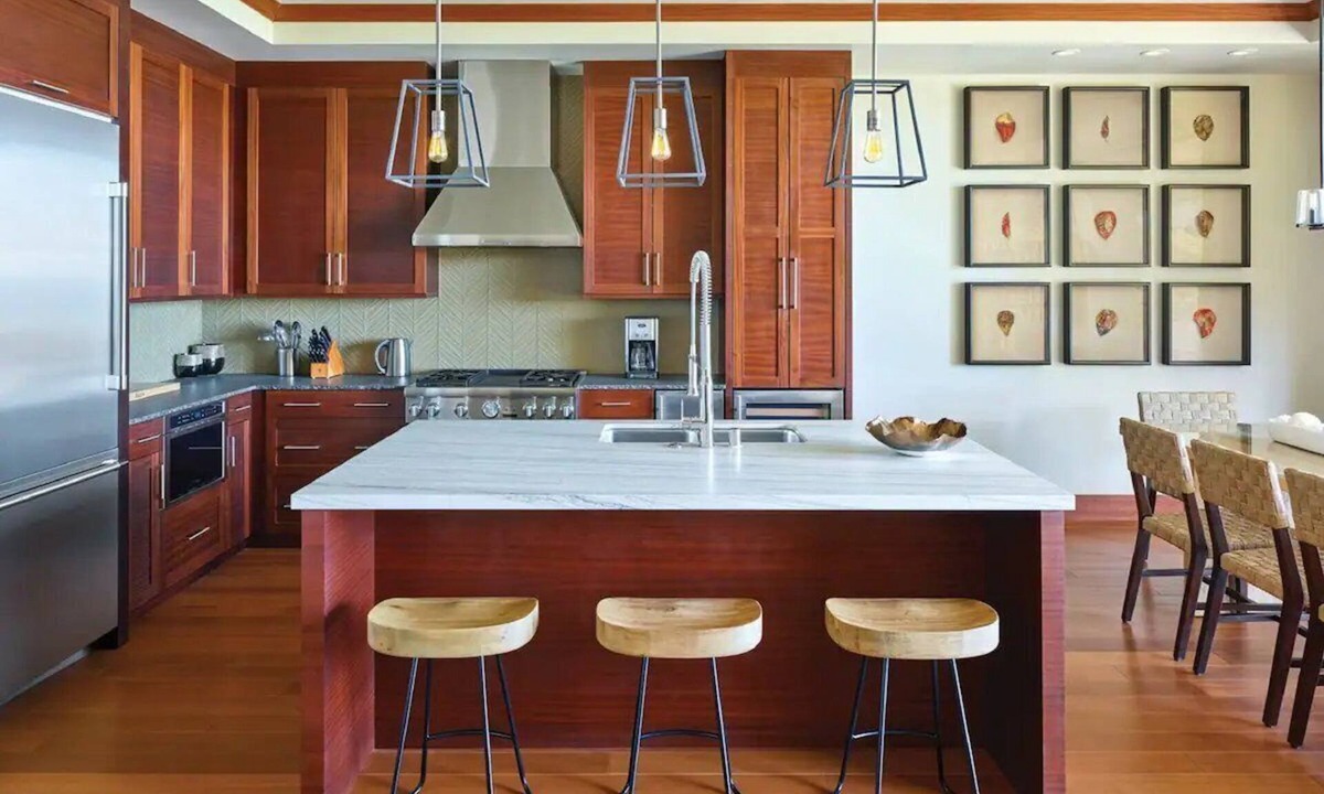 Lihue Hotel | Grand 4-Bedroom Island Residence with Full Kitchen Perfect for Group Getaways