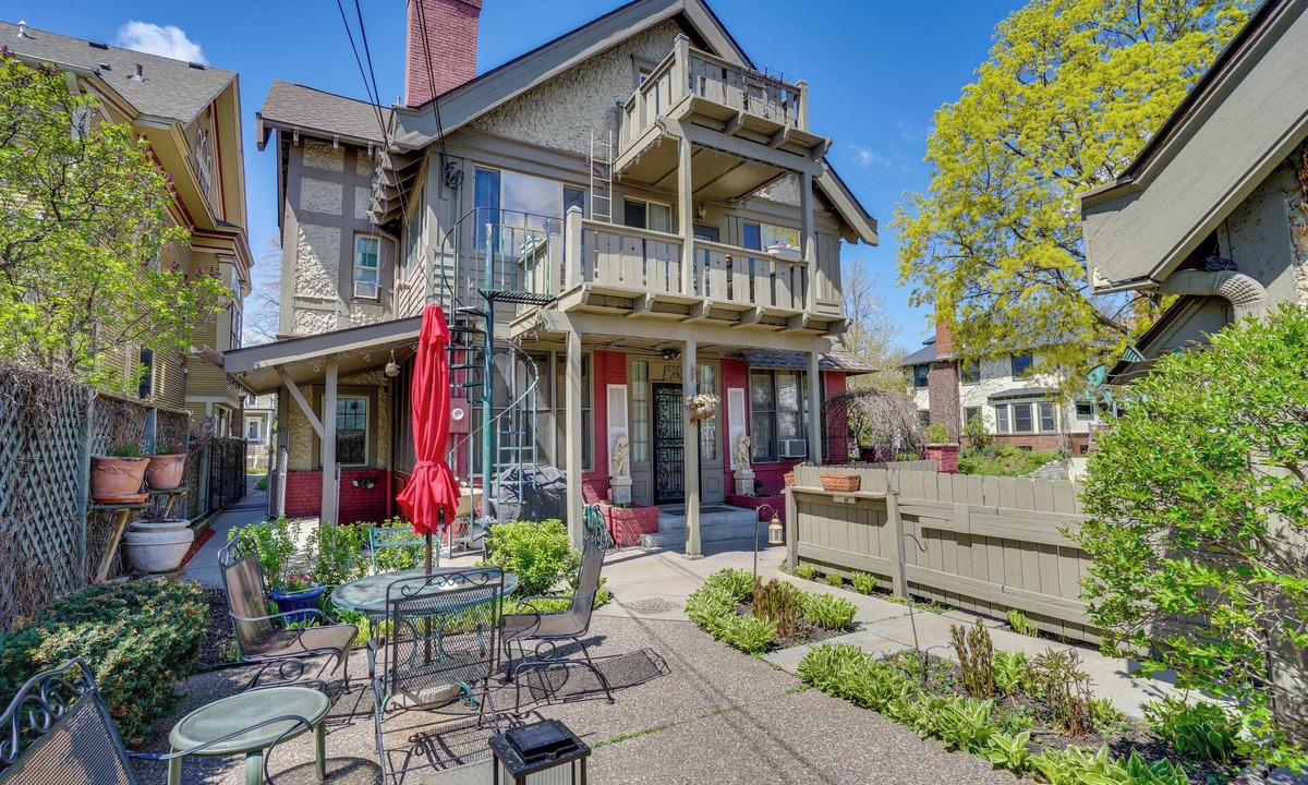 Lowry Hill House | Grand Multi-Unit Estate: 2 Mi to Dtwn Minneapolis!