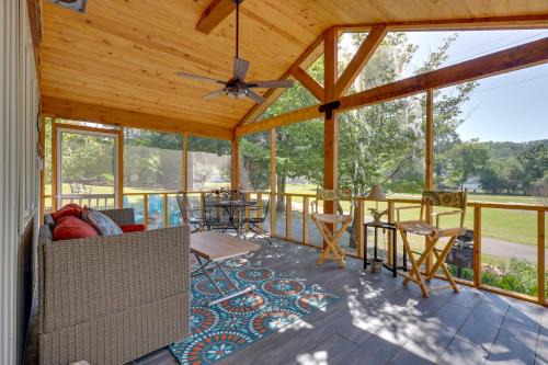 Groveoak Apartment | Guntersville Lake Home w/Deck & Covered Boat Slip