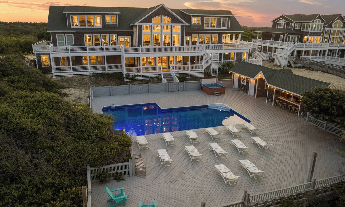 Corolla House | Hemingway & Mark Twain Estate | Weddings & Events | 32BR Sleeps 72 | OBX