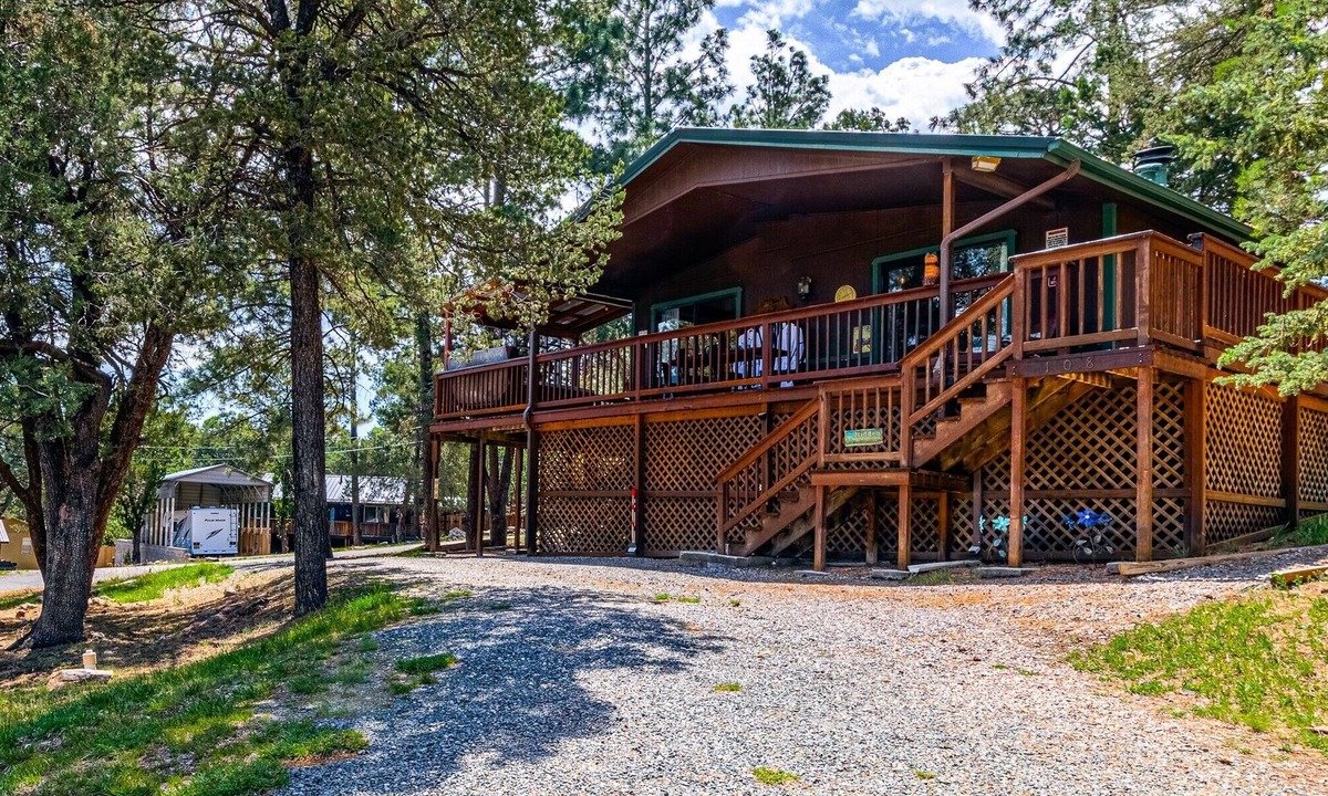 Ruidoso Cabin | Hidden Treasure | Strike Gold w/Hot Tub Nights, Cozy Cabin Charm & Pet Friendly