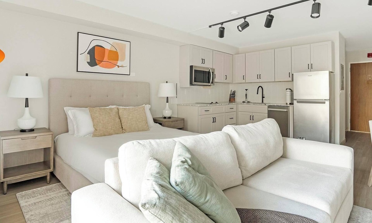 Northeast Raleigh Apartment | Landing | Amazing Studio, Pool, Gym