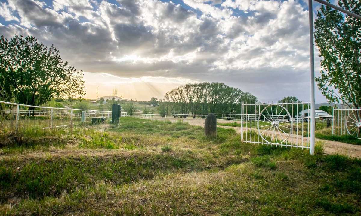 Durango House | Large Private Ranch, Dog Friendly, Hot Tub, Pool Table, Week and Month Discounts