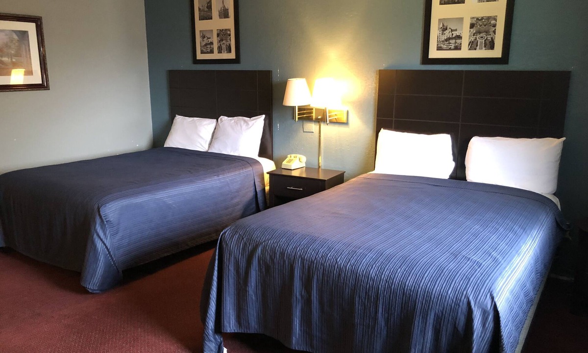 Latham Hotel | Latham Inn