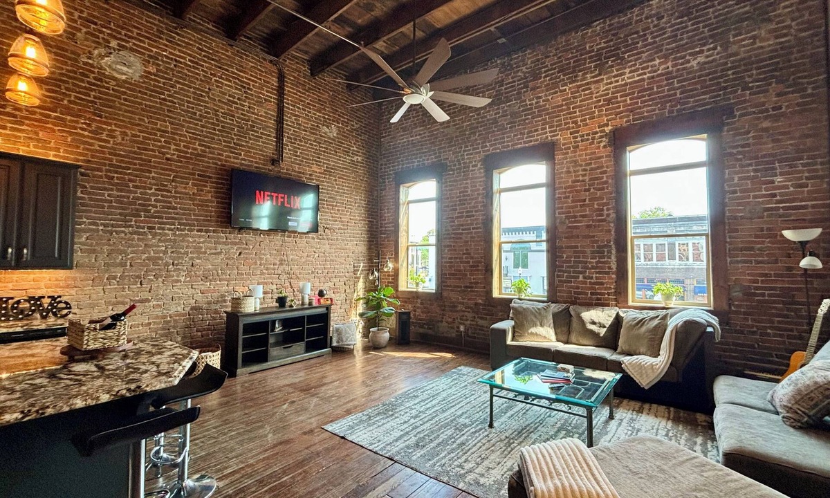 Florence Apartment | Loft in the Heart of Downtown — steps away from Pickett, UNA, Dining, Shops