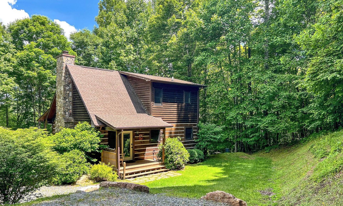Todd Cabin | Make This Summer a Mtn Summer -3BR/3BA Hot Tub, Pool Table, Pets & Near Boone