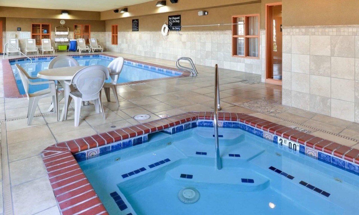 Westside Hotel | Making The Best Memories Along The Way! 2 Units, Indoor Pool, Pets Allowed!