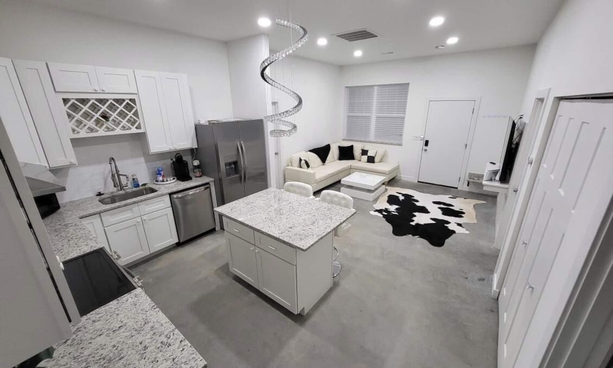 Park Hills House | Modern Newly built 2-bedroom house minutes from downtown Park Hills