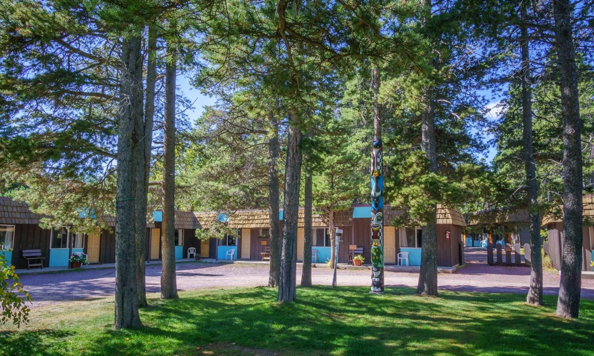 East Glacier Park Village Hotel | Mountain Pine Motel