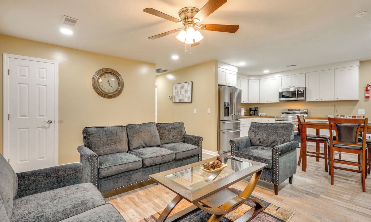 West Ashley House | Near Citadel Mall! Extended Getaway 8 Mi to Dtwn